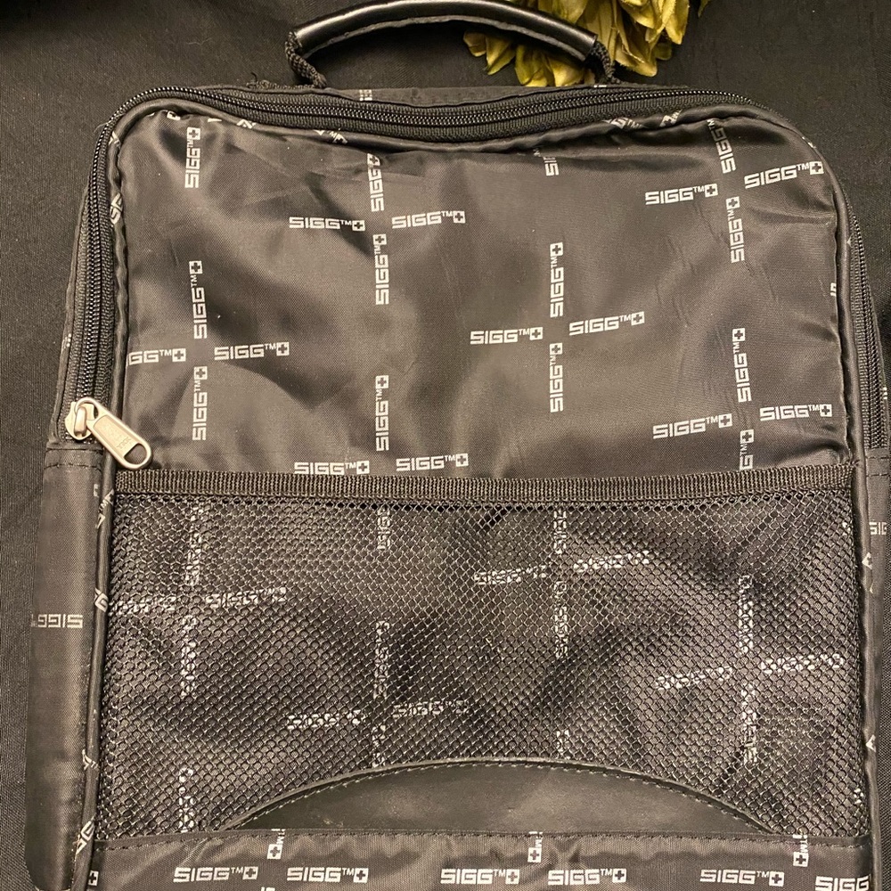 SIGG-Swiss, Black Labtop bag, 13” H x 12” W‎